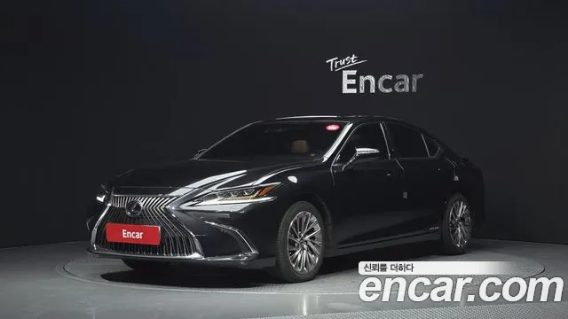 Lexus ES 2021