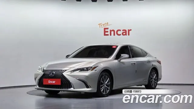 Lexus ES 2019