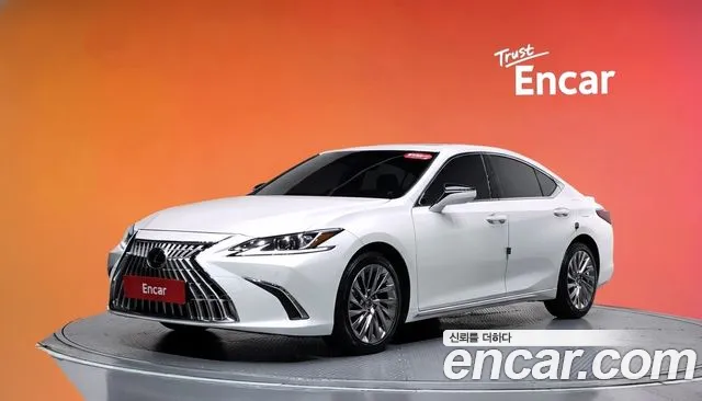 Lexus ES 2025
