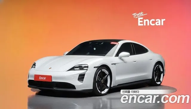 Porsche Taycan 2023