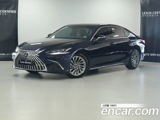Lexus ES 2025