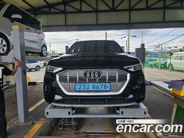 Audi e-tron 2021