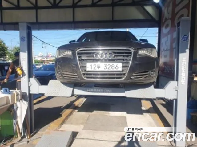 Audi A8 2012