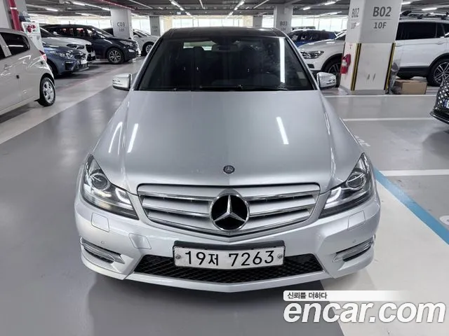 Mercedes-Benz C-Class 2011