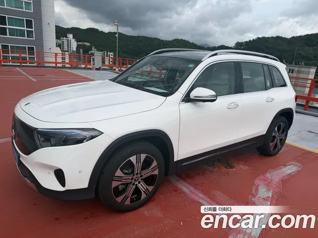 Mercedes-Benz EQB 2026