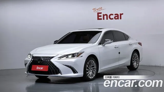 Lexus ES 2023