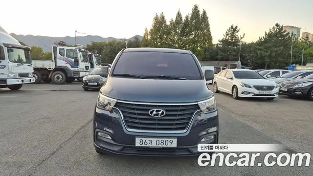 Hyundai Starex 2018