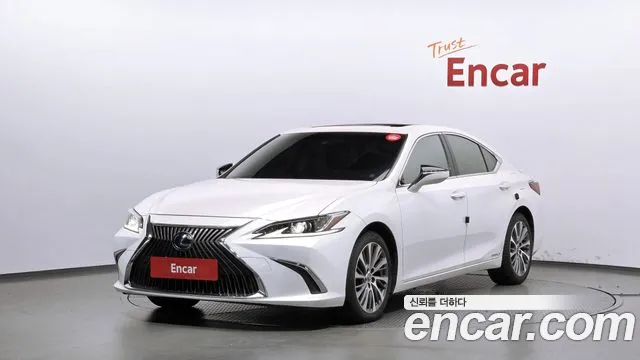 Lexus ES 2020