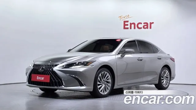 Lexus ES 2024