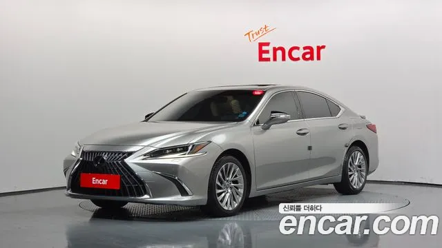 Lexus ES 2023
