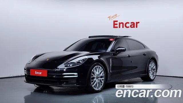Porsche Panamera 2021