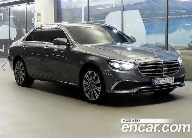 Mercedes-Benz E-Class 2022