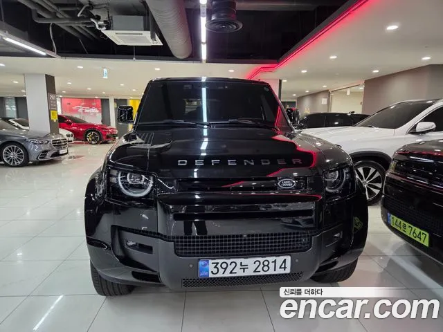 Land Rover Defender 2025