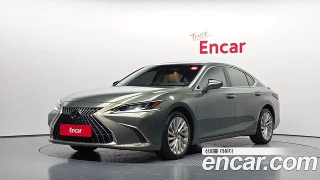 Lexus ES 2023