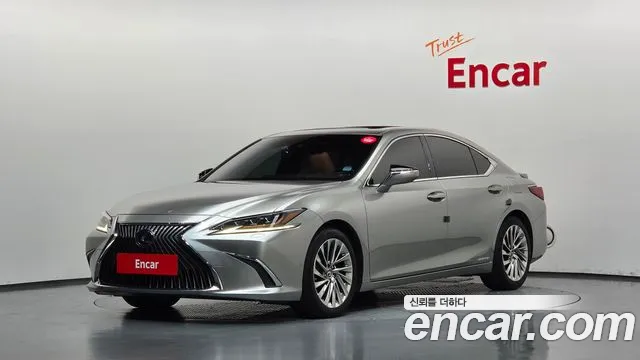 Lexus ES 2019