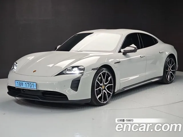 Porsche Taycan 2023
