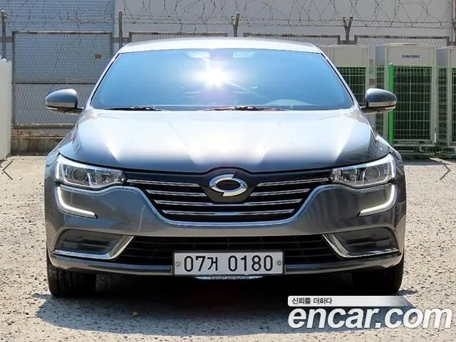Renault SM6 2016