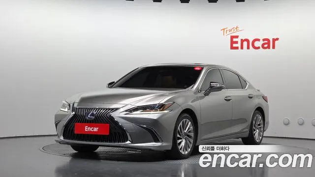 Lexus ES 2019