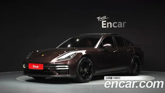 Porsche Panamera 2021