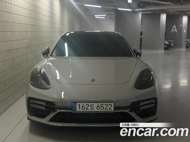 Porsche Panamera 2022