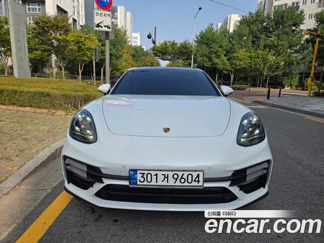 Porsche Panamera 2022