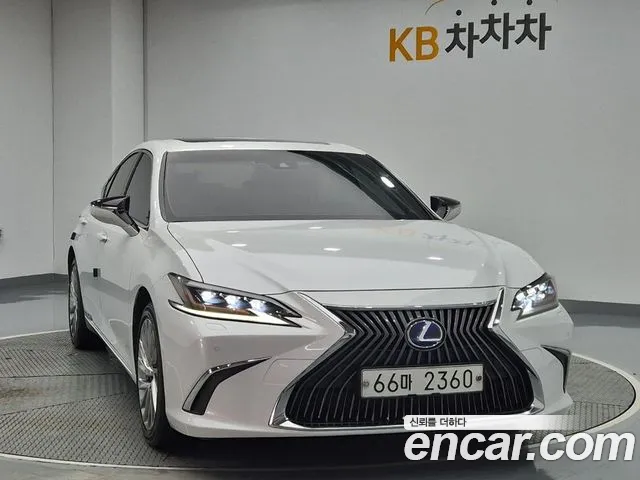Lexus ES 2019