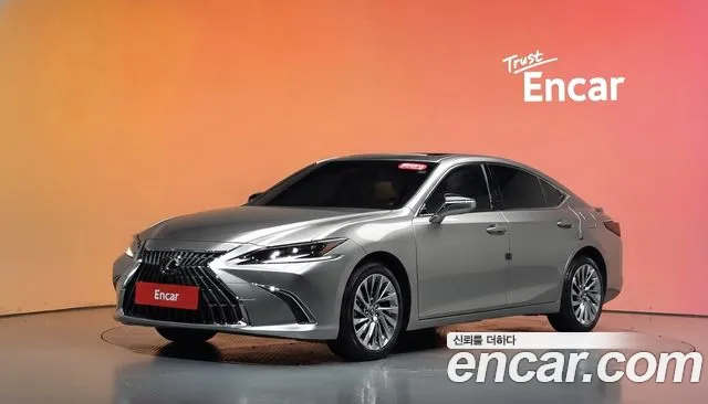 Lexus ES 2024