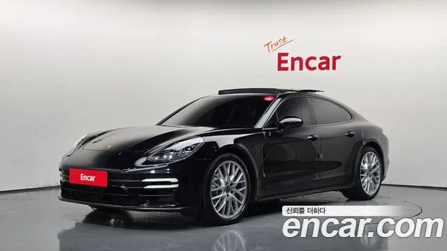 Porsche Panamera 2021