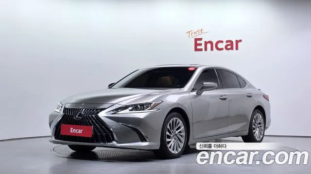 Lexus ES 2022