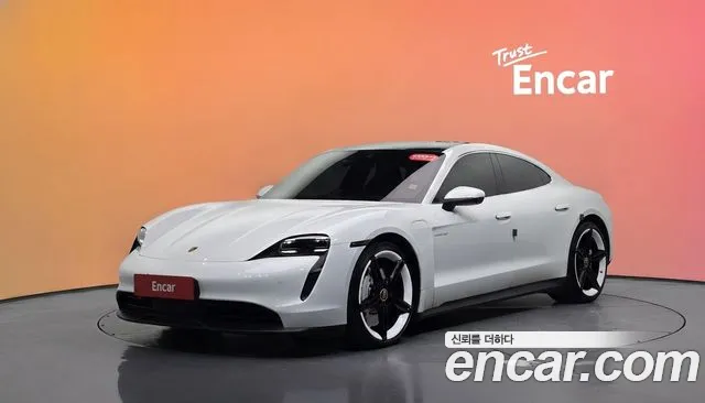 Porsche Taycan 2021