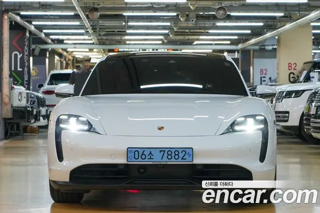 Porsche Taycan 2023