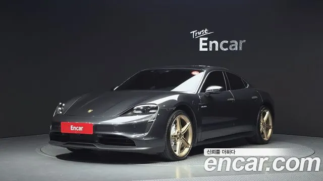 Porsche Taycan 2021
