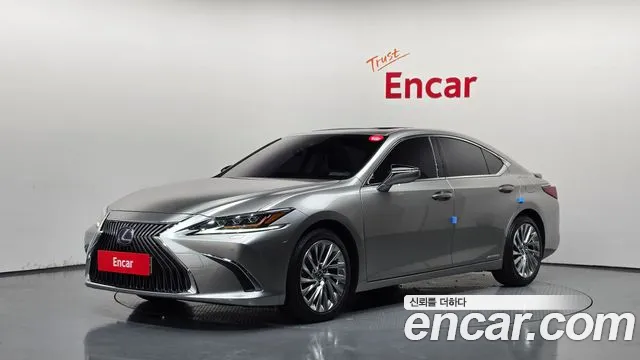 Lexus ES 2019