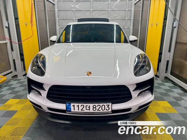 Porsche Macan 2021