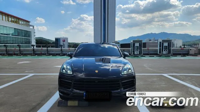 Porsche Cayenne 2021