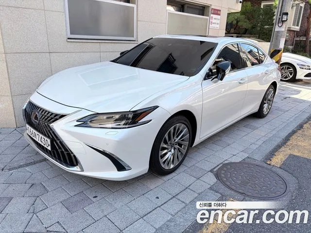 Lexus ES 2023