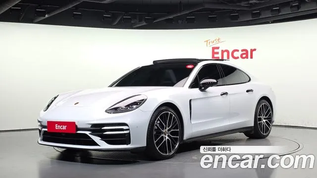 Porsche Panamera 2021