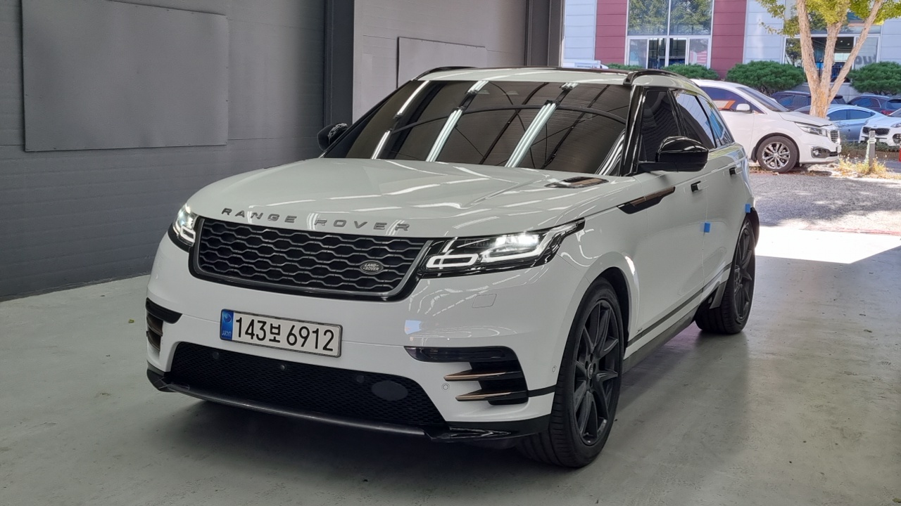 Land Rover Range Rover Velar 2021