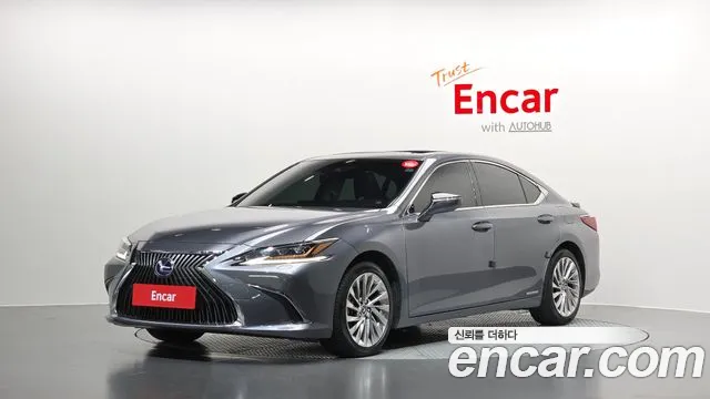 Lexus ES 2020