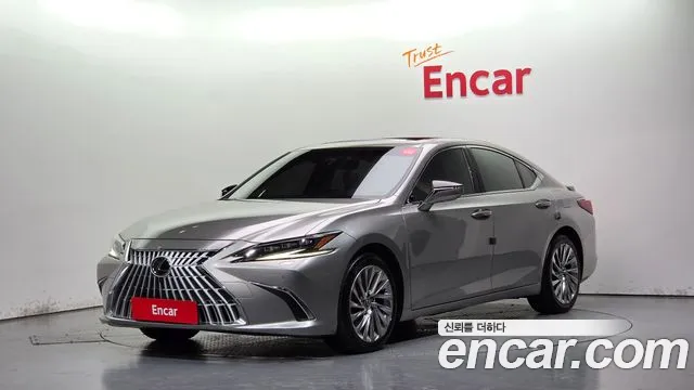 Lexus ES 2023