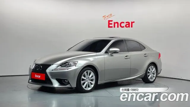 Lexus IS 2016