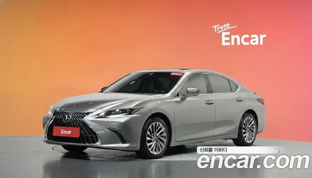 Lexus ES 2023