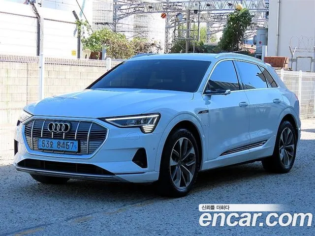 Audi e-tron 2021