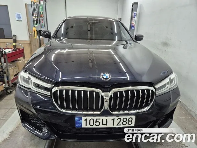 BMW 5-Series 2023