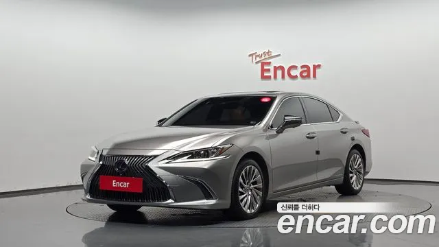 Lexus ES 2021