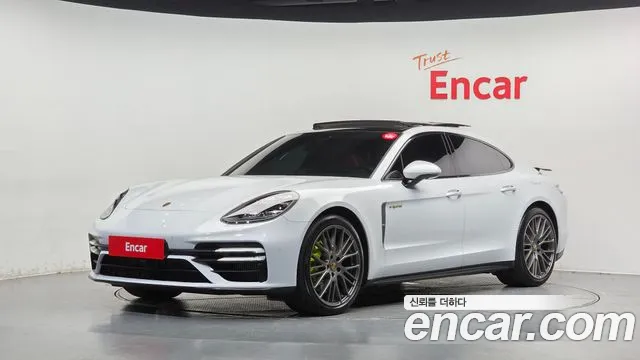 Porsche Panamera 2022