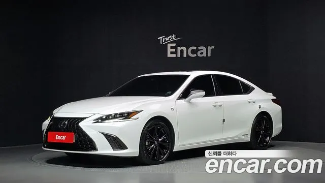 Lexus ES 2022