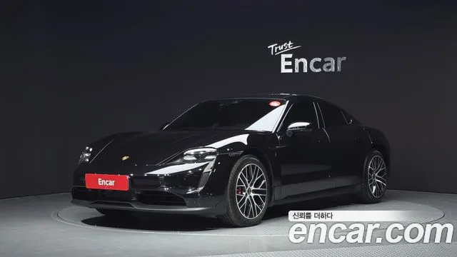 Porsche Taycan 2021