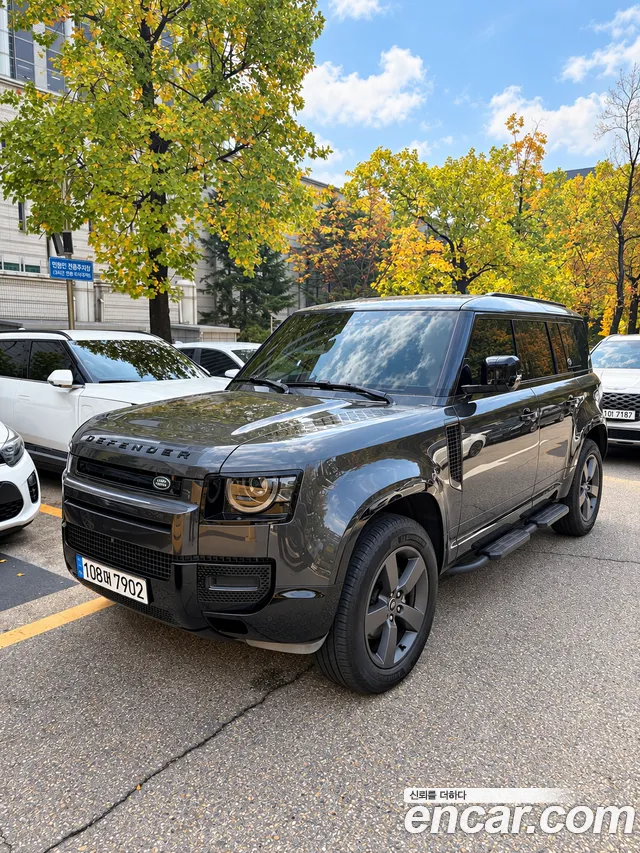 Land Rover Defender 2025