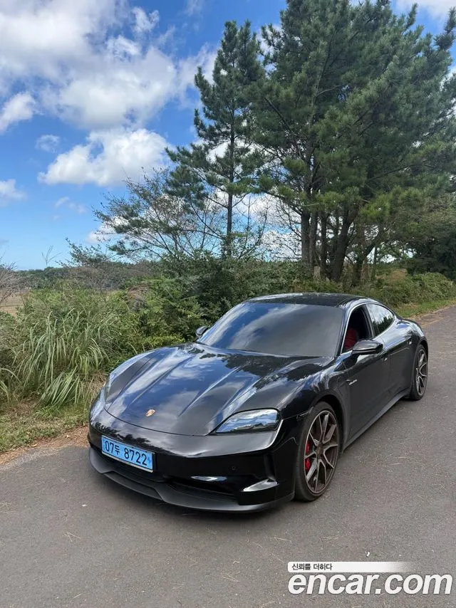 Porsche Taycan 2025